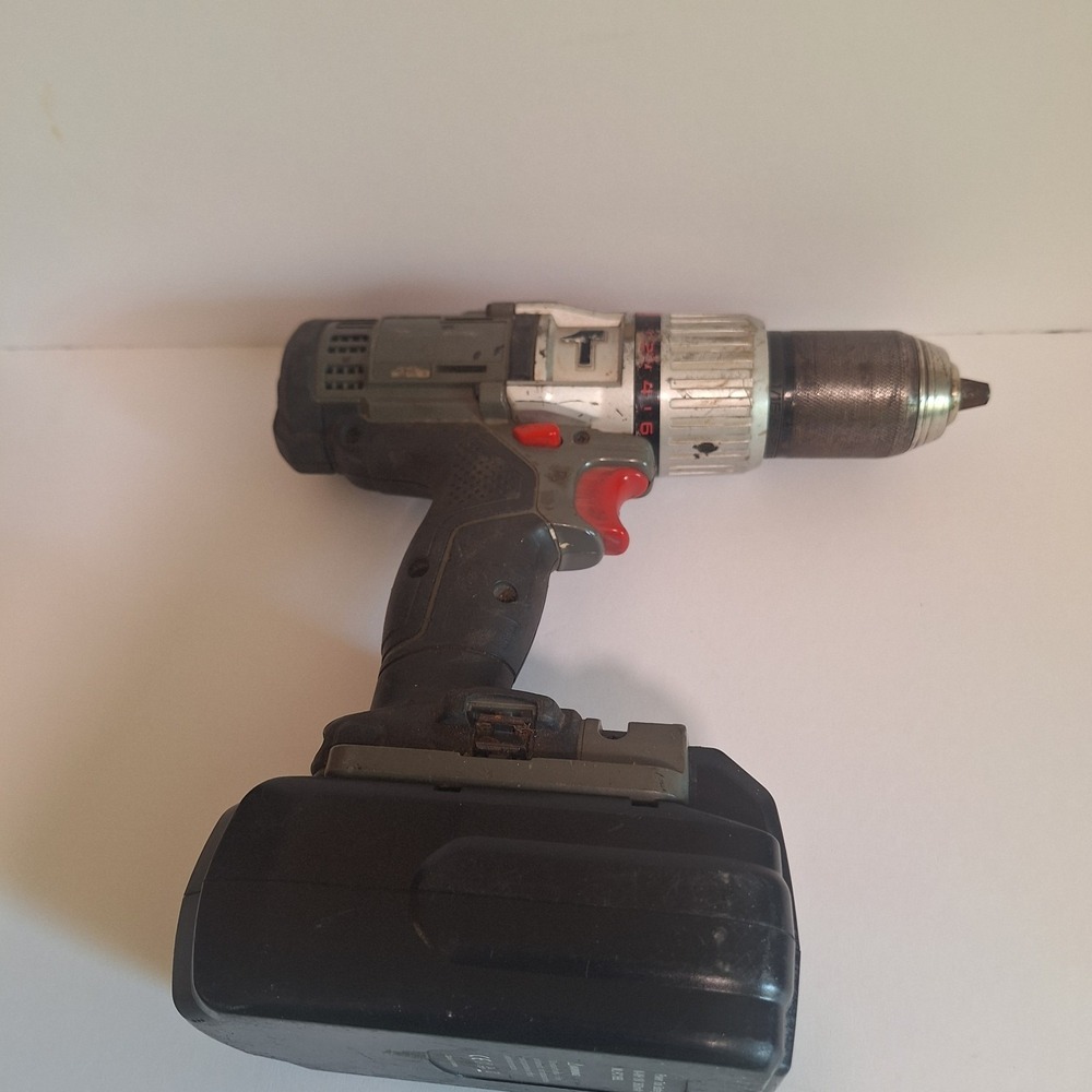 Porter Cable 18V Cordless Drill Driver with 2 Batteries and Charger Set - Picture 3 of 8